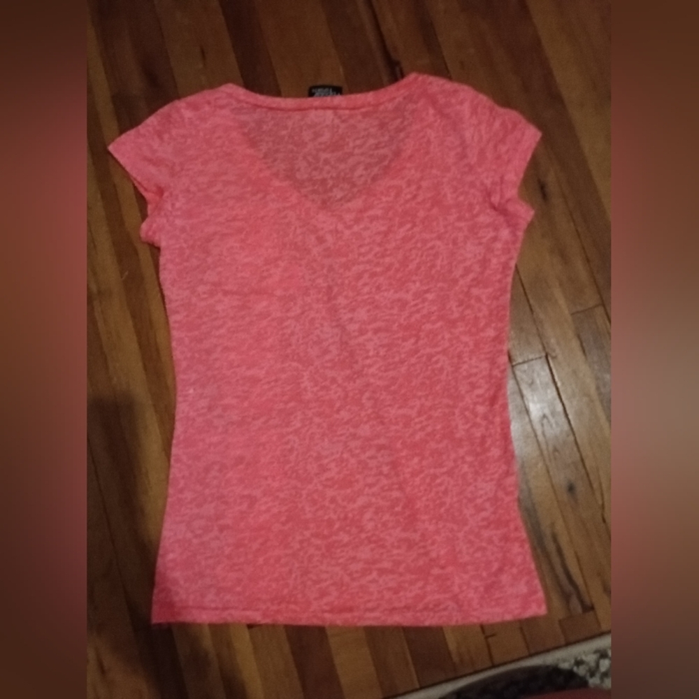 Neon Pink V-Neck Tee Shirt Daytona Beach - Picture 2 of 2